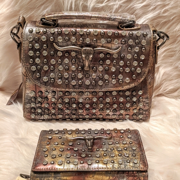 Montana West Long Horn Croc Textured Crossbody - Picture 5 of 5